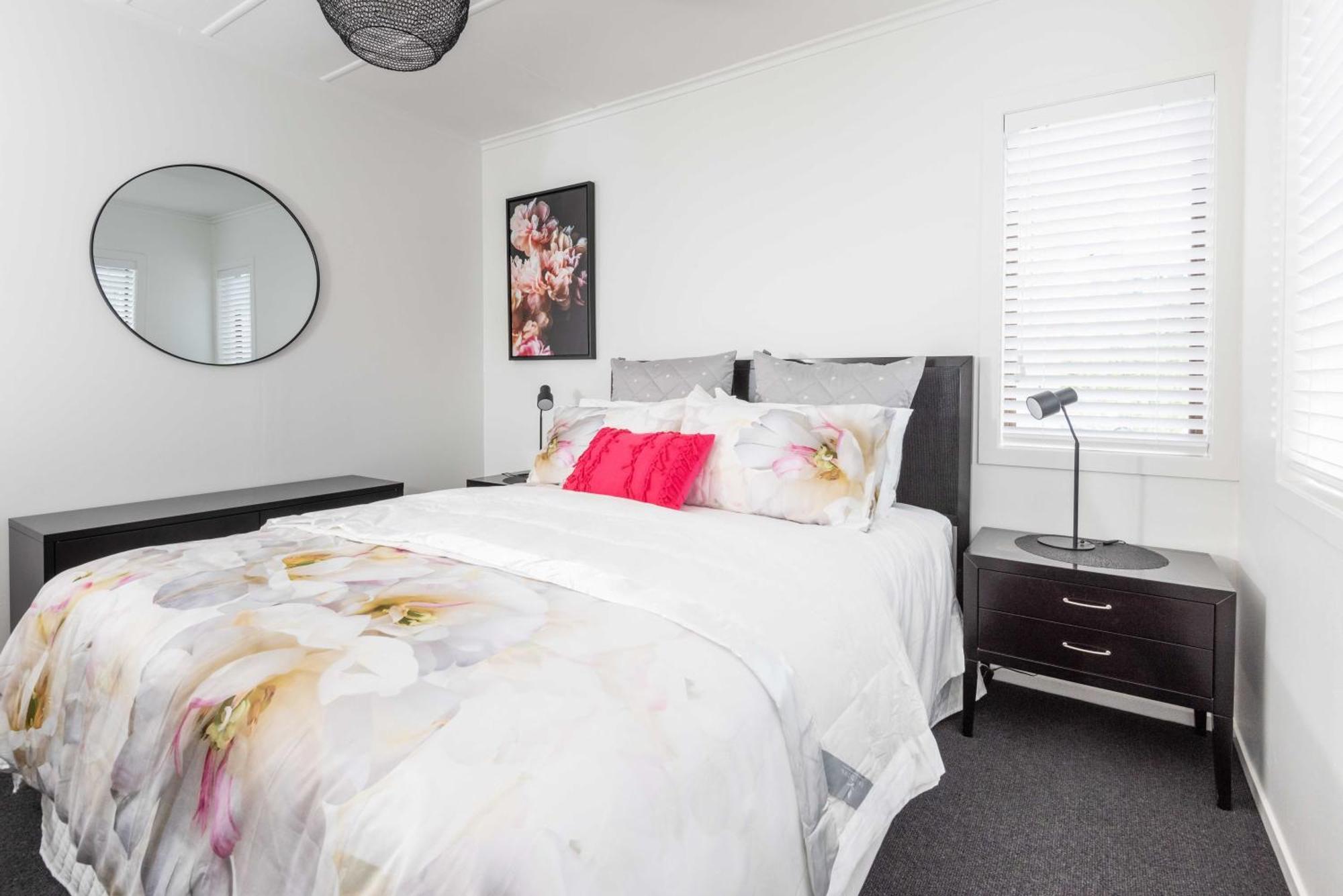 Awesome Beach House On Oceanview Road Mount Maunganui Exterior photo