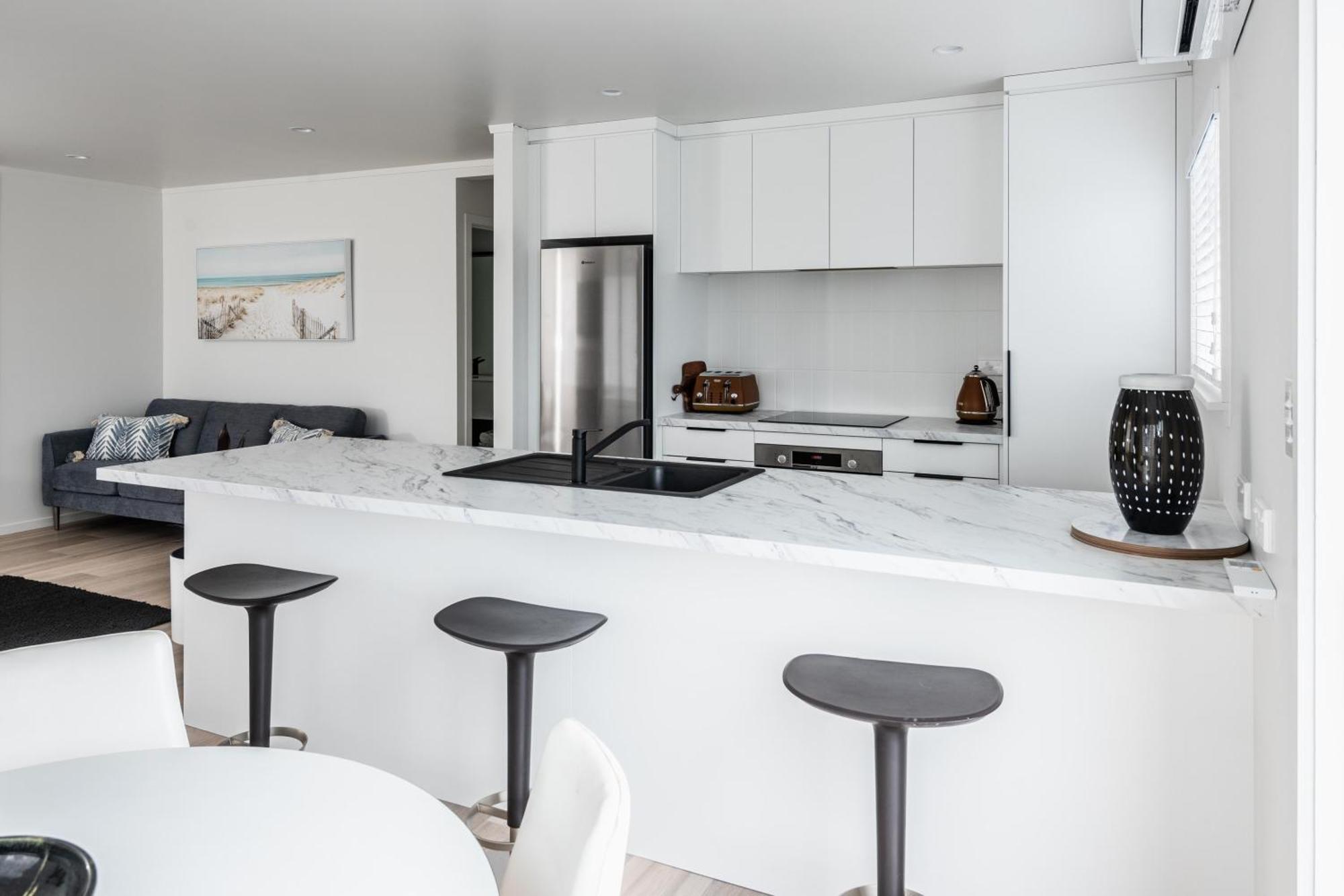 Awesome Beach House On Oceanview Road Mount Maunganui Exterior photo